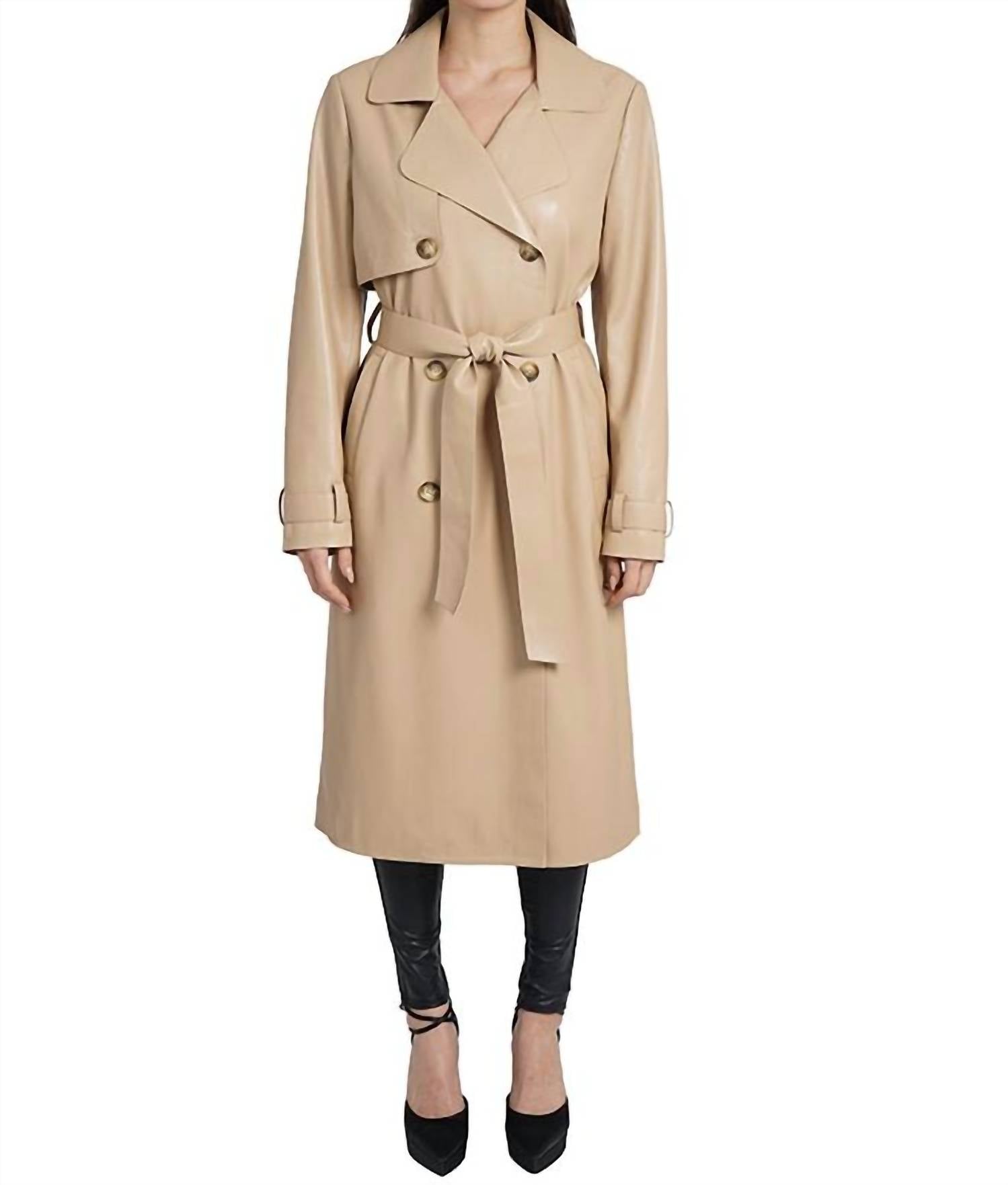 Картер Пальто в бежевом LOVE TOKEN
Картер Пальто в бежевом LOVE TOKEN