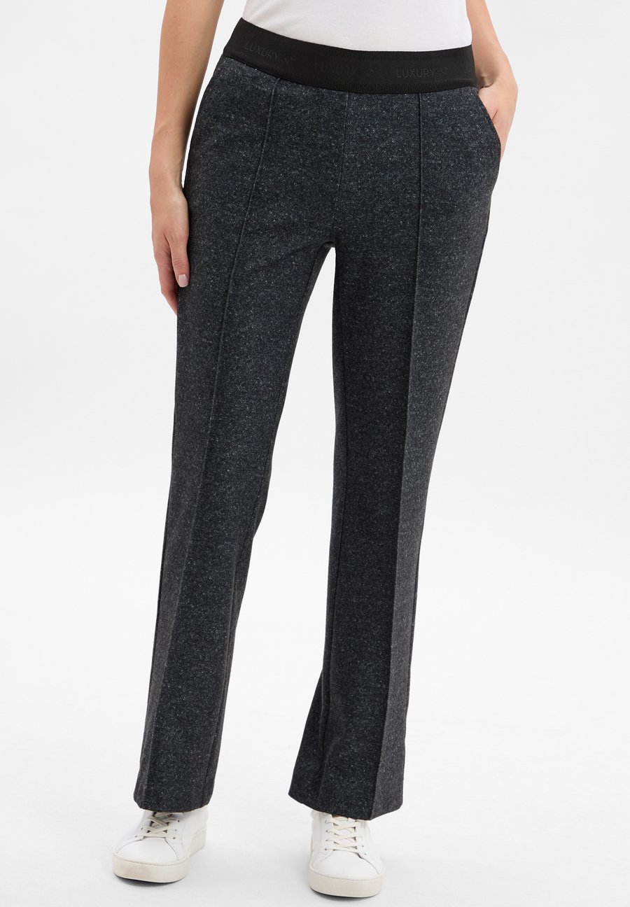 Брюки TONI FLARED LUXURY, Anthrazit/Anthracite
Брюки TONI FLARED LUXURY, Anthrazit/Anthracite