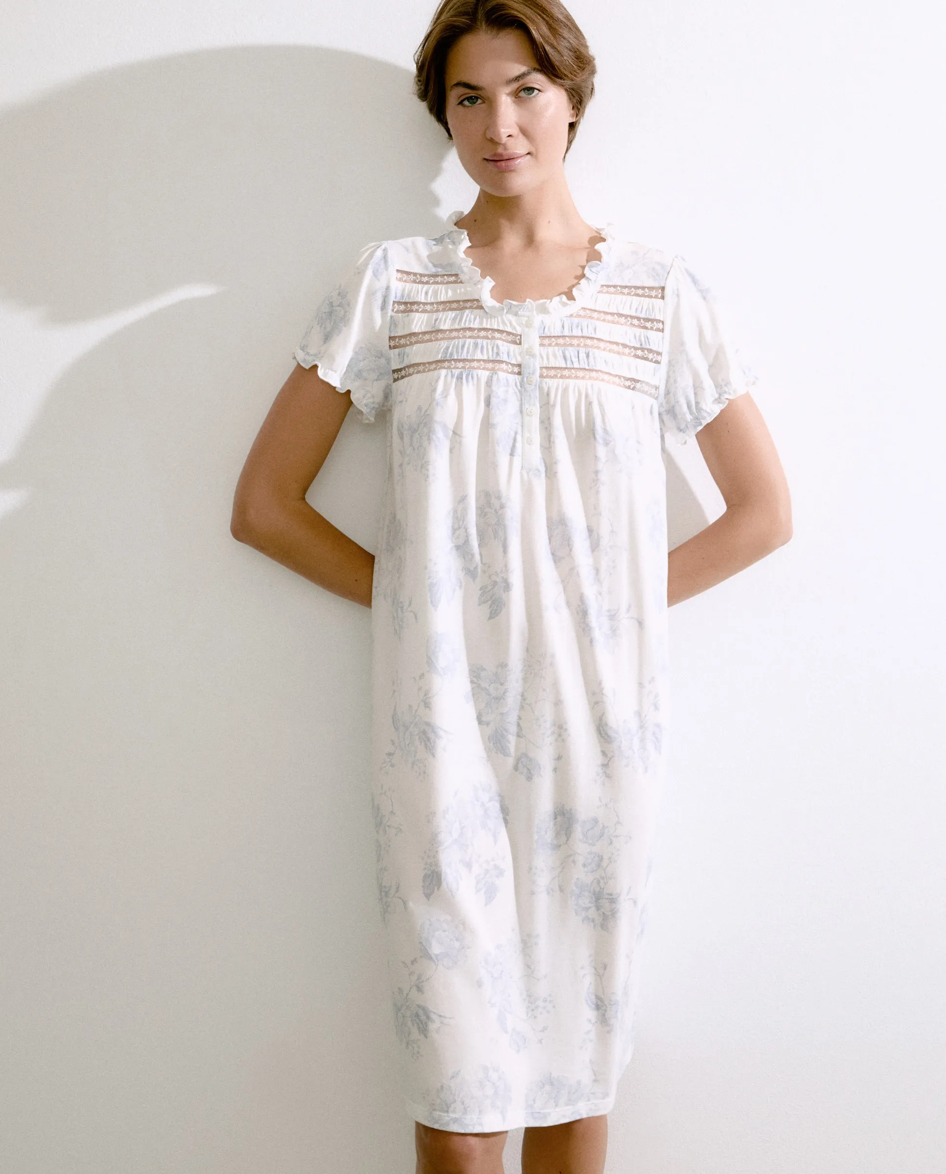 Ночная сорочка с планкой в цветочный принт Énfasis, белый
Ночная сорочка с планкой в цветочный принт Énfasis, белый