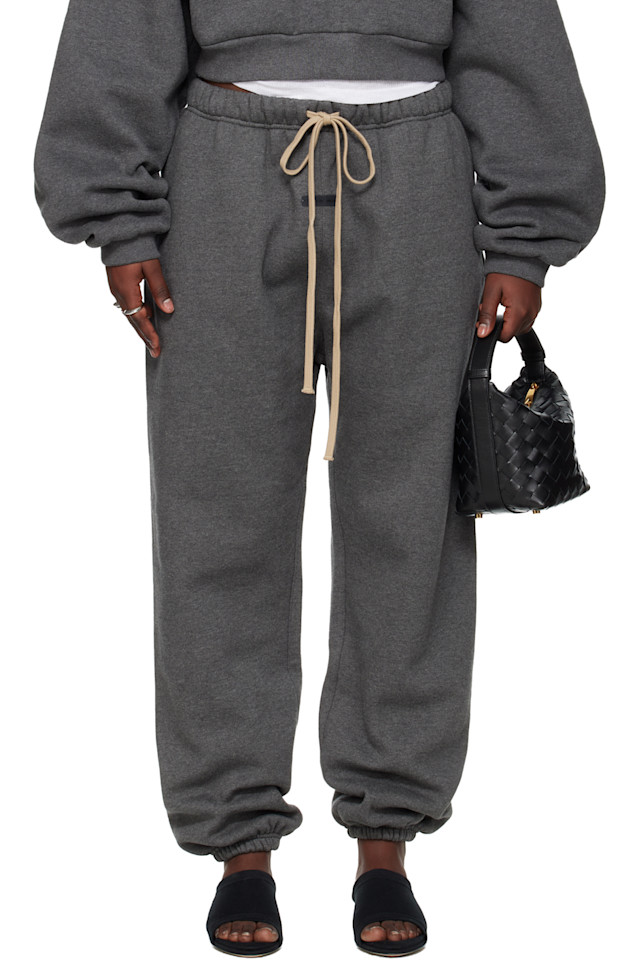 Fear Of God Essentials Классические домашние брюки серого цвета для отдыха
Fear Of God Essentials Классические домашние брюки серого цвета для отдыха