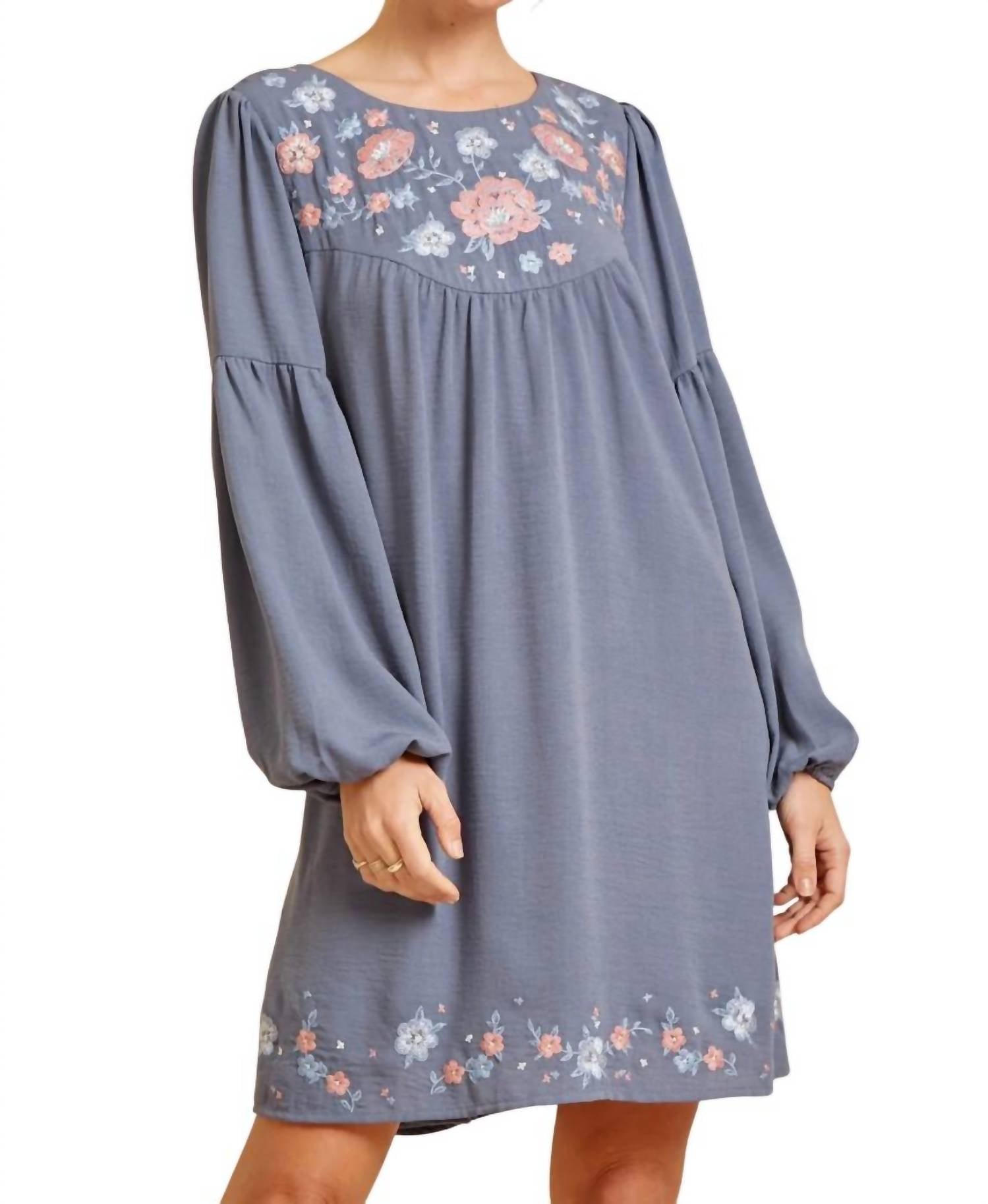 Платье Babydoll с цветочной вышивкой синего цвета ANDREE BY UNIT 
Платье Babydoll с цветочной вышивкой синего цвета ANDREE BY UNIT