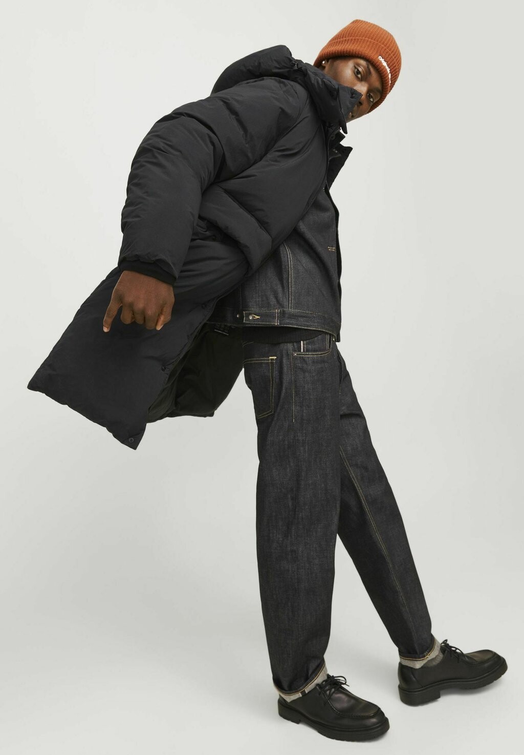 Зимнее пальто Jack & Jones PREMIUM, черный
Зимнее пальто Jack & Jones PREMIUM, черный