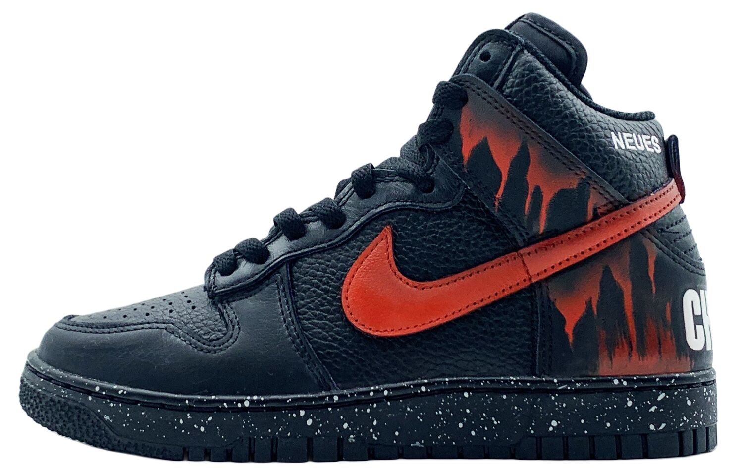 Nike Кроссовки для скейтбординга Dunk High 'Chaos': износостойкие и легкие, высокие, унисекс, черный с красными элементами
Nike Кроссовки для скейтбординга Dunk High 'Chaos': износостойкие и легкие, высокие, унисекс, черный с красными элементами