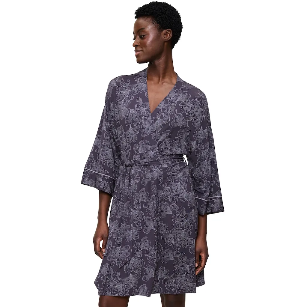Халат Aura Spotlight Robe 01, мягкий, дышащий, до колен Triumph, GREY COMBINATION
Халат Aura Spotlight Robe 01, мягкий, дышащий, до колен Triumph, GREY COMBINATION