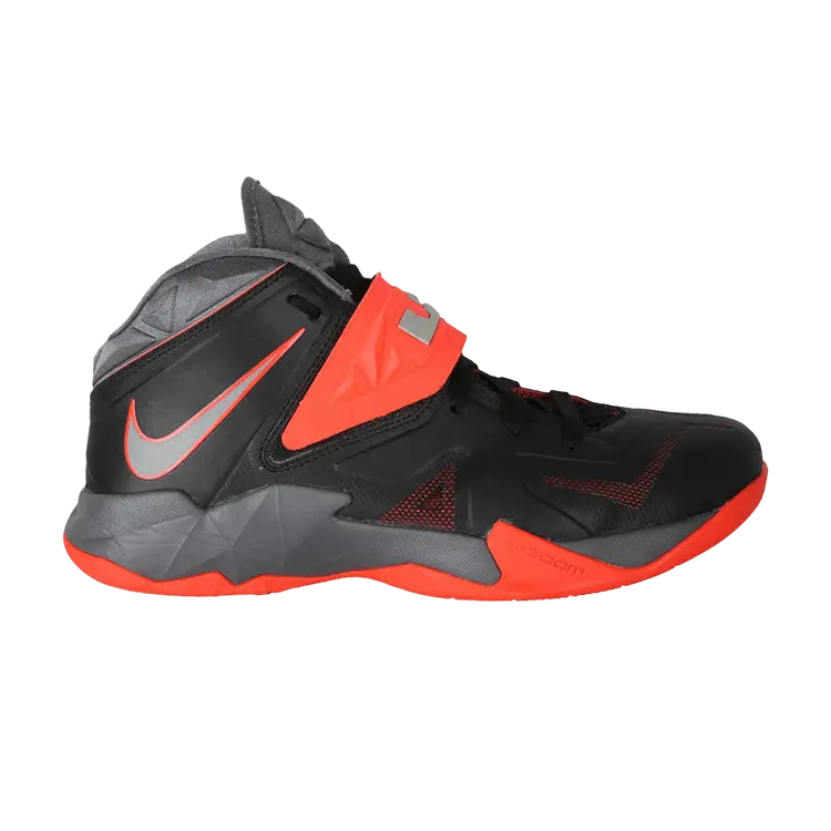 Кроссовки Zoom LeBron Soldier 7, черный 
Кроссовки Zoom LeBron Soldier 7, черный