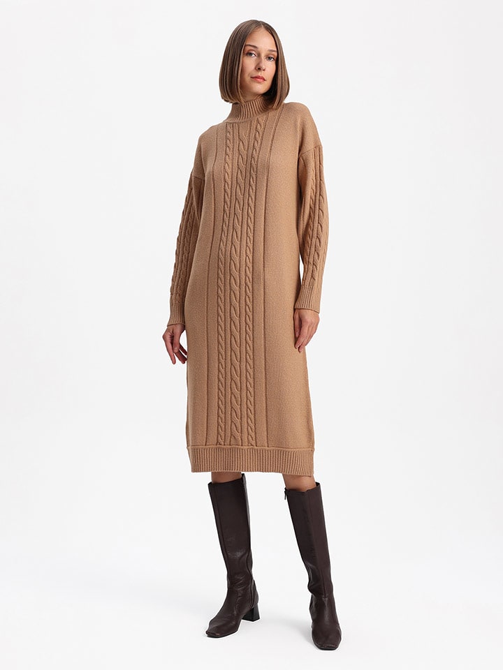 Платье до колена BGN, светло-коричневый
Платье до колена BGN, светло-коричневый