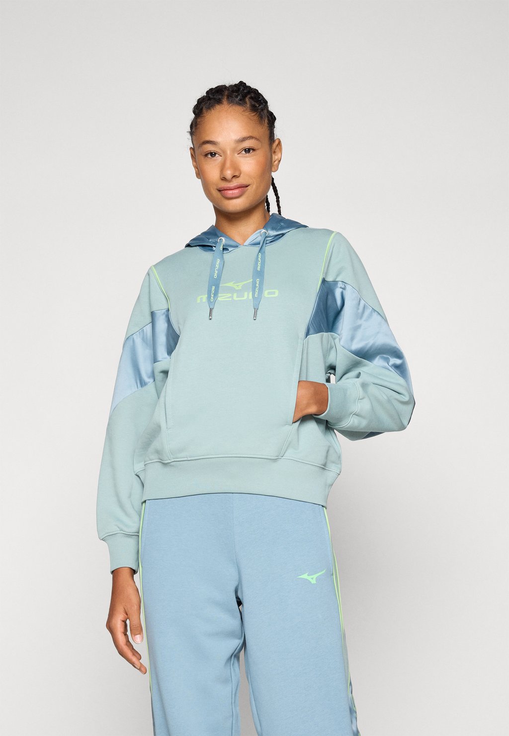 Толстовка с капюшоном ATHLETICS HOODY Mizuno, синий
Толстовка с капюшоном ATHLETICS HOODY Mizuno, синий