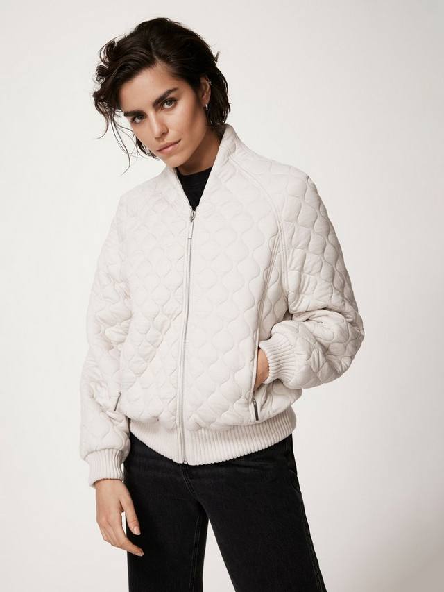 Стеганая куртка с высоким воротом Mint Velvet, слоновая кость
Стеганая куртка с высоким воротом Mint Velvet, слоновая кость