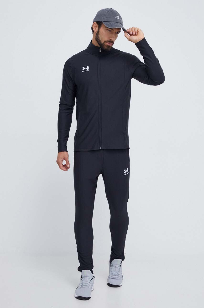Спортивный костюм Under Armour, черный 
Спортивный костюм Under Armour, черный