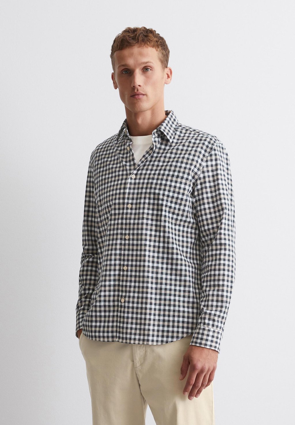 Рубашка KENT COLLAR LONG SLEEVES ONE RECTANGULAR CHEST POCKET ROUND HEM Marc O'Polo, темно-синий
Рубашка KENT COLLAR LONG SLEEVES ONE RECTANGULAR CHEST POCKET ROUND HEM Marc O'Polo, темно-синий