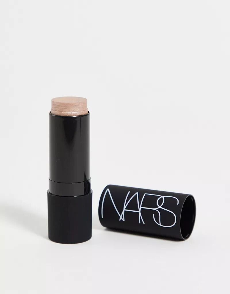 NARS – Multiple – кремовый хайлайтер – в цвете Copacabana
NARS – Multiple – кремовый хайлайтер – в цвете Copacabana