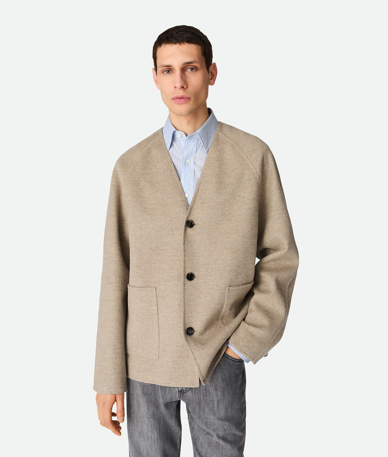 Light double wool and cashmere coat BOTTEGA VENETA, песочный меланж
Light double wool and cashmere coat BOTTEGA VENETA, песочный меланж