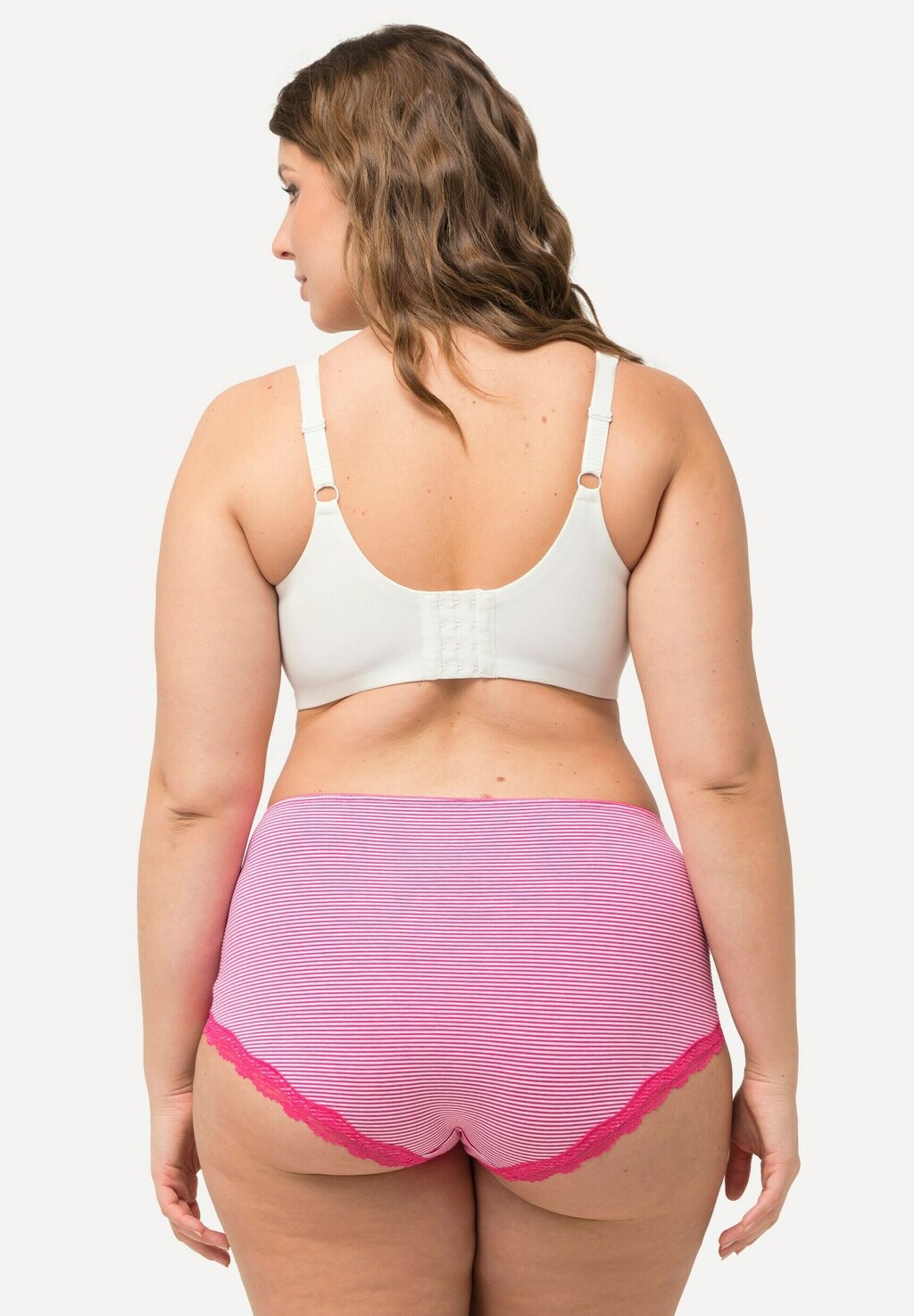 Бюстгальтер на косточках SOUTIEN À BONNETS SPACER MICROFIBRES C-D Ulla Popken, белый
Бюстгальтер на косточках SOUTIEN À BONNETS SPACER MICROFIBRES C-D Ulla Popken, белый