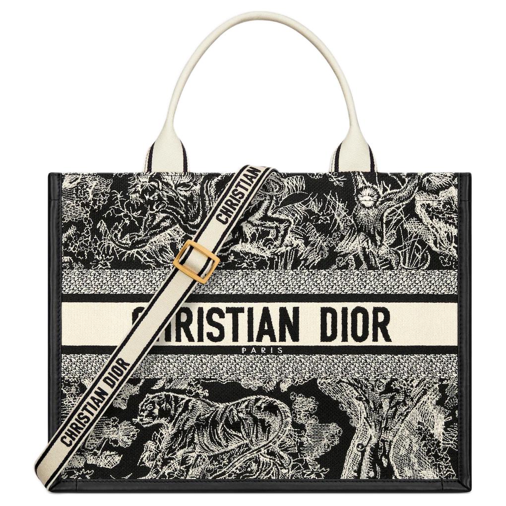 DIOR Сумка BookTote из телячьей кожи, шоппер, женская сумка среднего размера черная
DIOR Сумка BookTote из телячьей кожи, шоппер, женская сумка среднего размера черная
