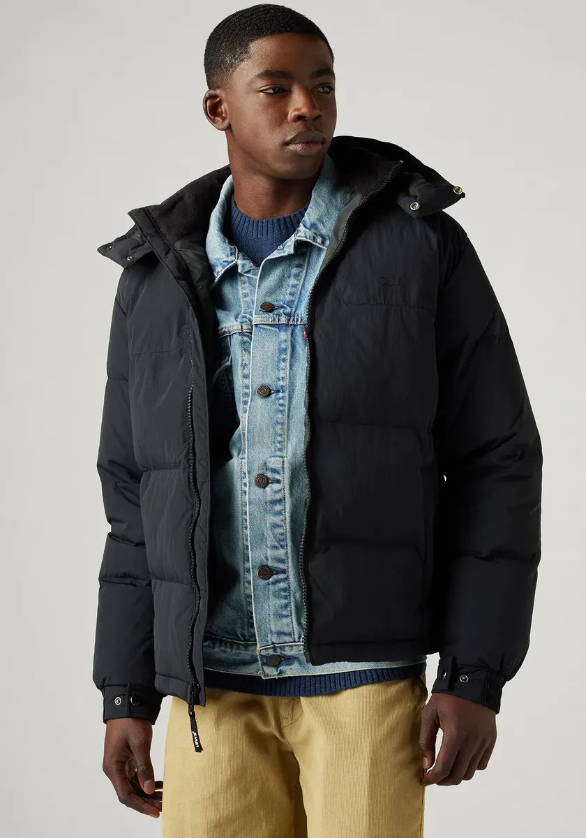 Стеганая куртка Levi's "ROCKRIDGE SHORT PUFFER", с капюшоном, черный
Стеганая куртка Levi's "ROCKRIDGE SHORT PUFFER", с капюшоном, черный