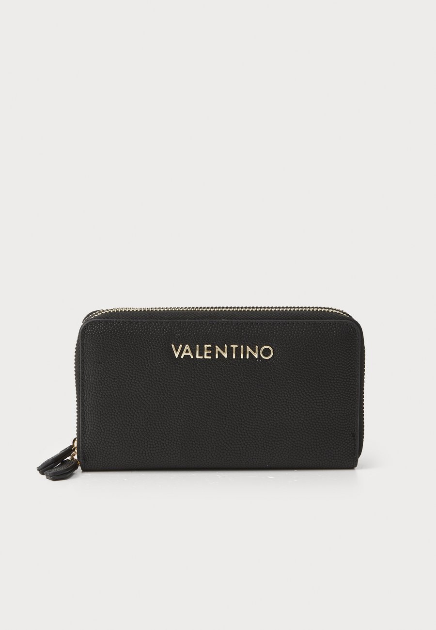 Кошелек Valentino Bags DIVINA, Nero/Gold-Coloured/Black
Кошелек Valentino Bags DIVINA, Nero/Gold-Coloured/Black