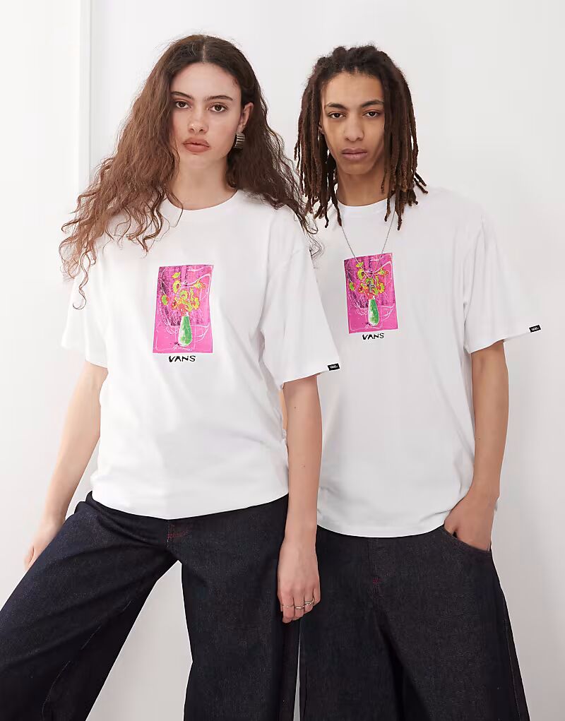 Футболка Vans decor с маленьким центральным графическим принтом белого цвета
Футболка Vans decor с маленьким центральным графическим принтом белого цвета