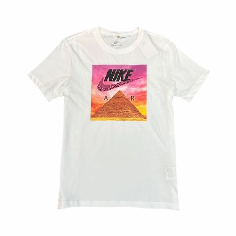 Футболка мужская белая Nike 
Футболка мужская белая Nike