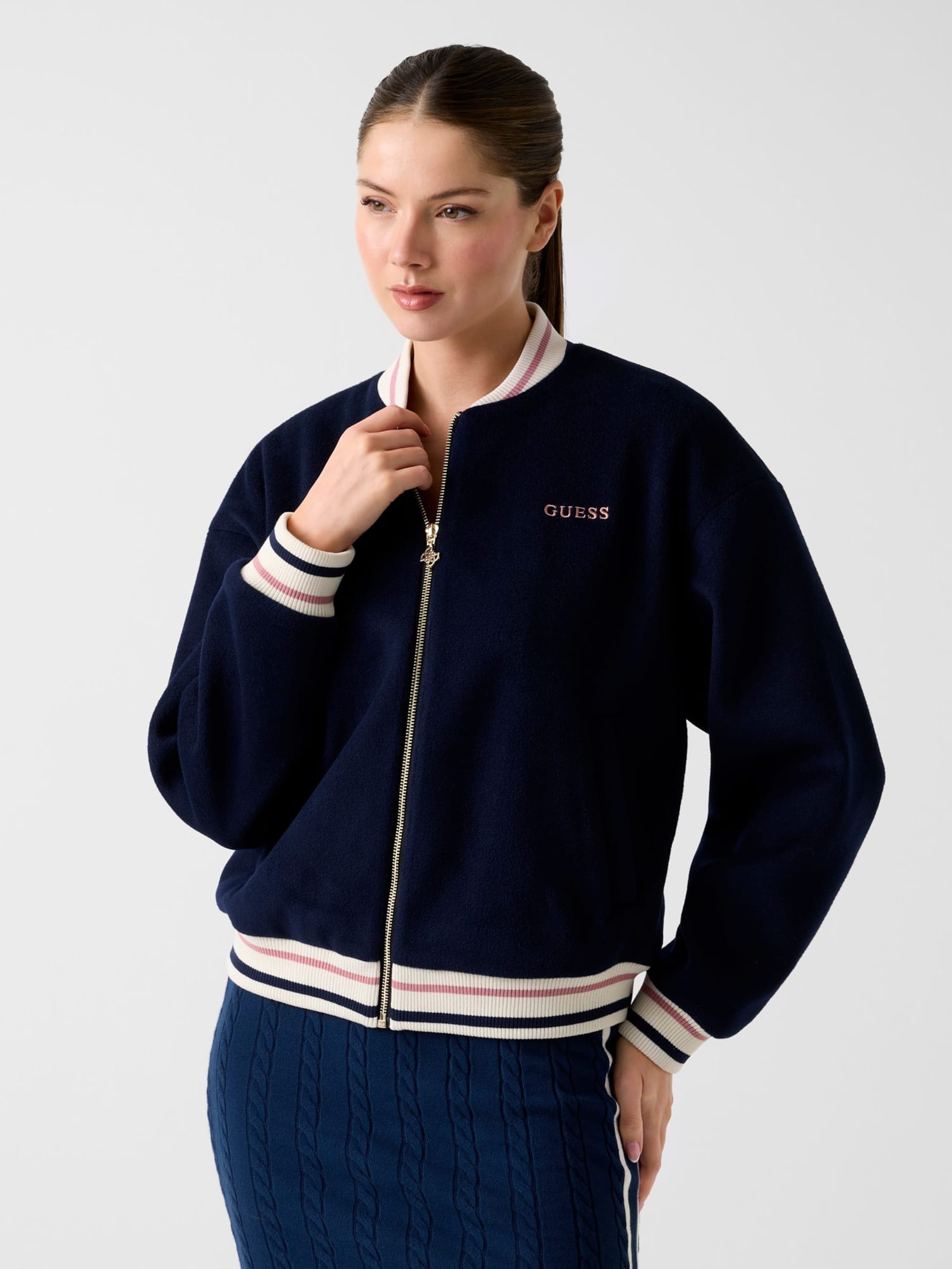 GUESS Куртка для межсезонья в синем цвете
GUESS Куртка для межсезонья в синем цвете