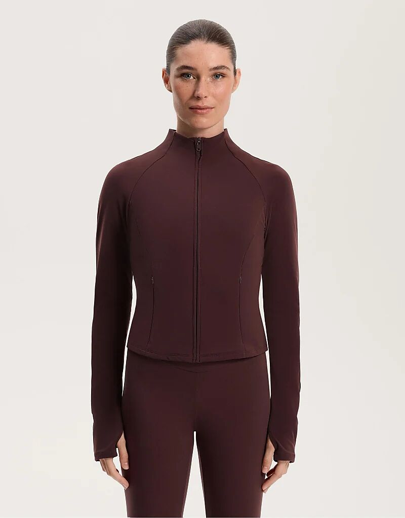 Легкая теплая куртка OYSHO коричневого цвета
Легкая теплая куртка OYSHO коричневого цвета