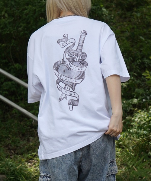 Футболка с коротким рукавом, свободного кроя, с вышивкой на спине ILL'S, белый
Футболка с коротким рукавом, свободного кроя, с вышивкой на спине ILL'S, белый