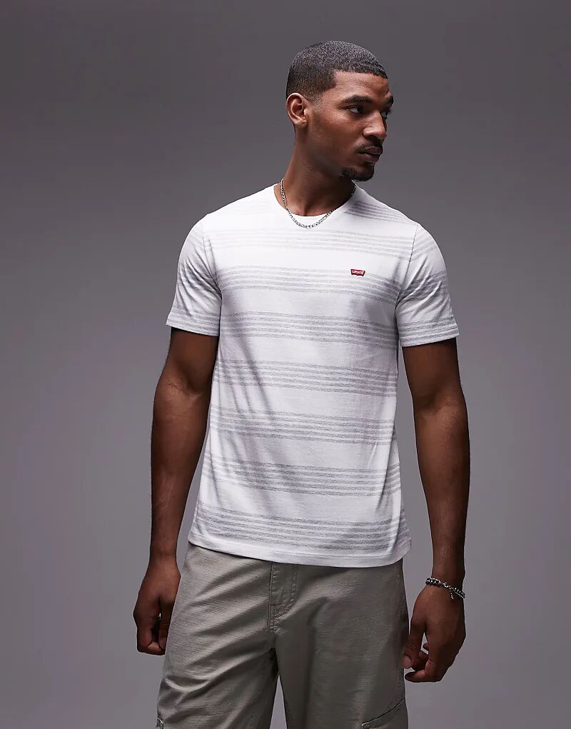 Футболка Levi's Original с логотипом в виде крыла летучей мыши белого цвета
Футболка Levi's Original с логотипом в виде крыла летучей мыши белого цвета