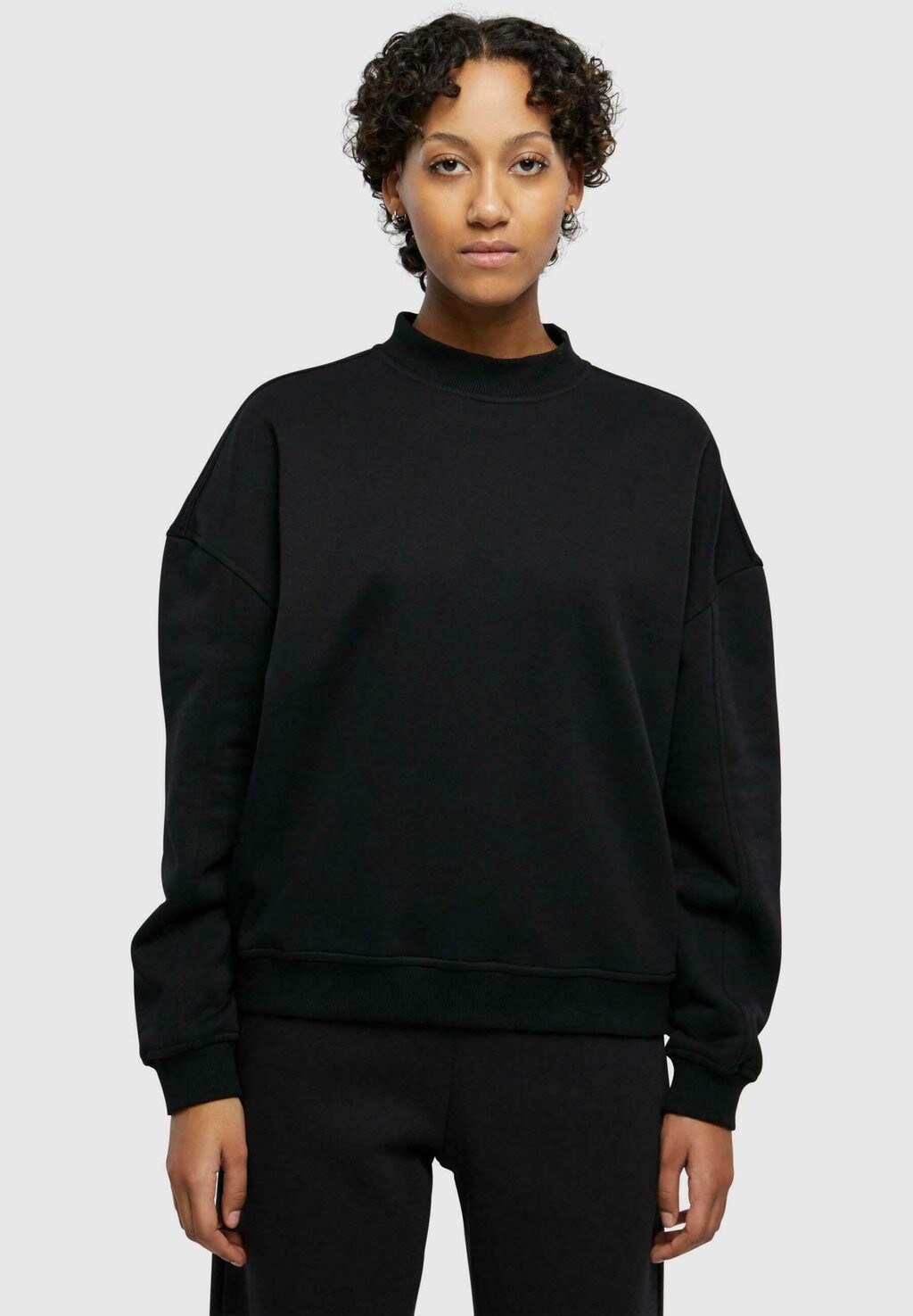 Толстовка CREWNECK Urban Classics, цвет black
Толстовка CREWNECK Urban Classics, цвет black
