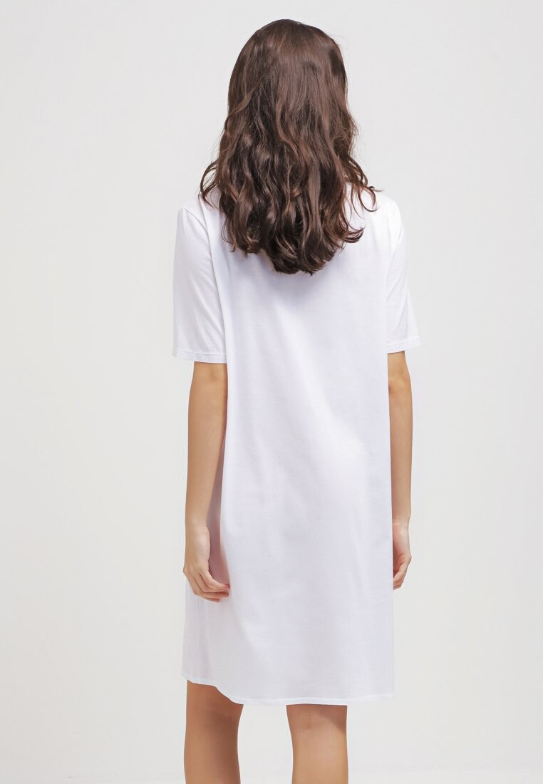 Ночная рубашка DELUXE Hanro, белый
Ночная рубашка DELUXE Hanro, белый