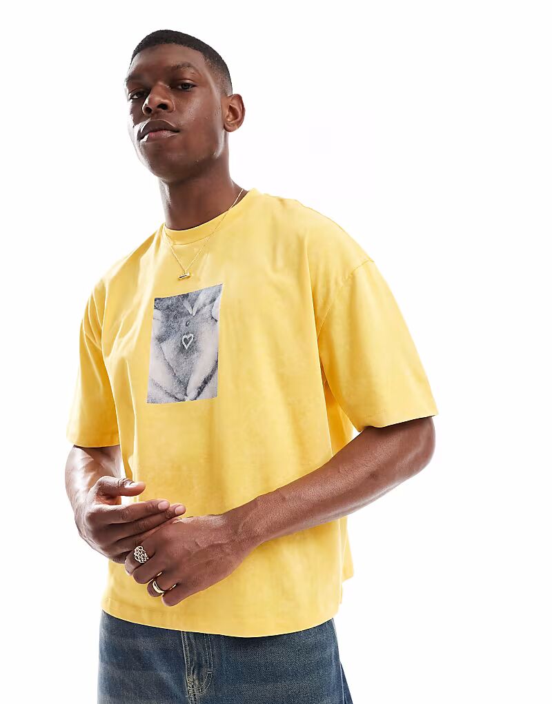 Футболка свободного кроя COLLUSION с фотопринтом желтого цвета
Футболка свободного кроя COLLUSION с фотопринтом желтого цвета