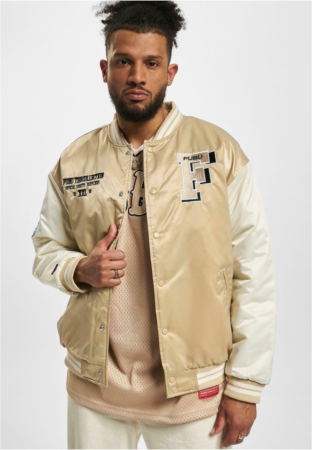 Куртка FUBU COLLEGE SHINY VARSITY, цвет sand offwhite, Белый, Куртка FUBU COLLEGE SHINY VARSITY, цвет sand offwhite
Куртка FUBU COLLEGE SHINY VARSITY, цвет sand offwhite, Белый, Куртка FUBU COLLEGE SHINY VARSITY, цвет sand offwhite