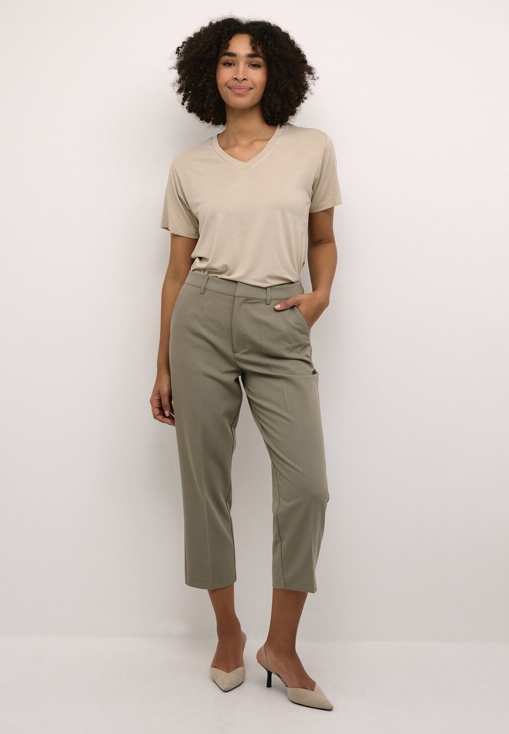 Тканевые брюки SAKURA CROPPED ZIPPER Kaffe, светло-зеленый
Тканевые брюки SAKURA CROPPED ZIPPER Kaffe, светло-зеленый