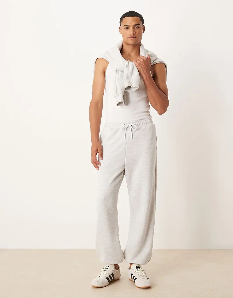 Спортивные брюки ASOS DESIGN зауженного кроя с петлями сзади, серо-меланжевого цвета
Спортивные брюки ASOS DESIGN зауженного кроя с петлями сзади, серо-меланжевого цвета