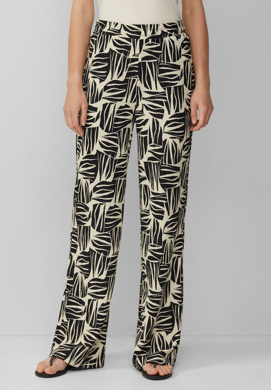 Брюки s.Oliver Trousers, Schwarz/Mottled Black
Брюки s.Oliver Trousers, Schwarz/Mottled Black