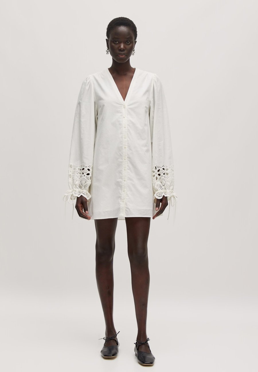 Платье EDITED VIVIEN, Weiß/White
Платье EDITED VIVIEN, Weiß/White