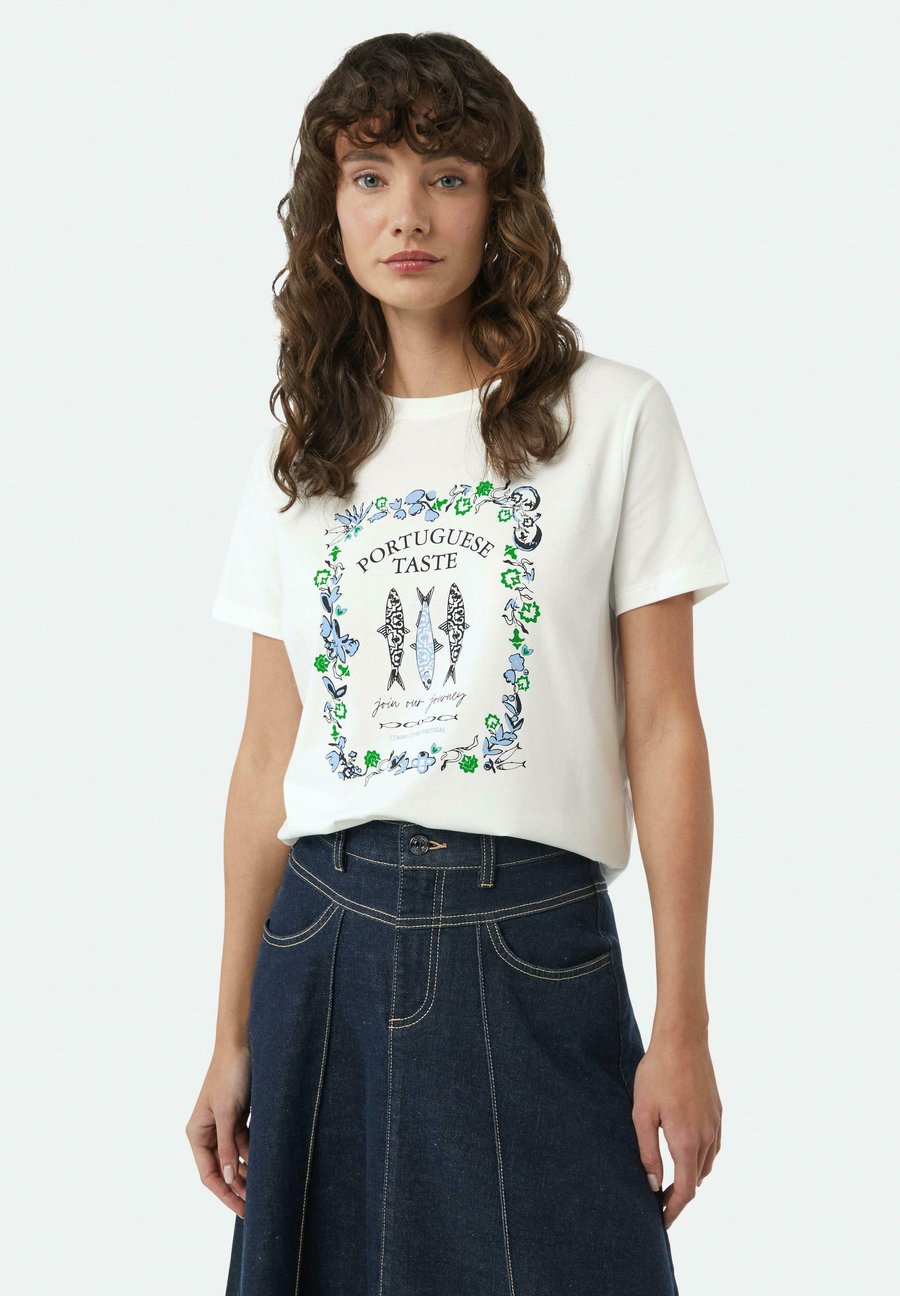 Футболка comma MIT FRONTSEITIGEM ARTWORK, Weiß/Off-White, Белый, Футболка comma MIT FRONTSEITIGEM ARTWORK, Weiß/Off-White
Футболка comma MIT FRONTSEITIGEM ARTWORK, Weiß/Off-White, Белый, Футболка comma MIT FRONTSEITIGEM ARTWORK, Weiß/Off-White