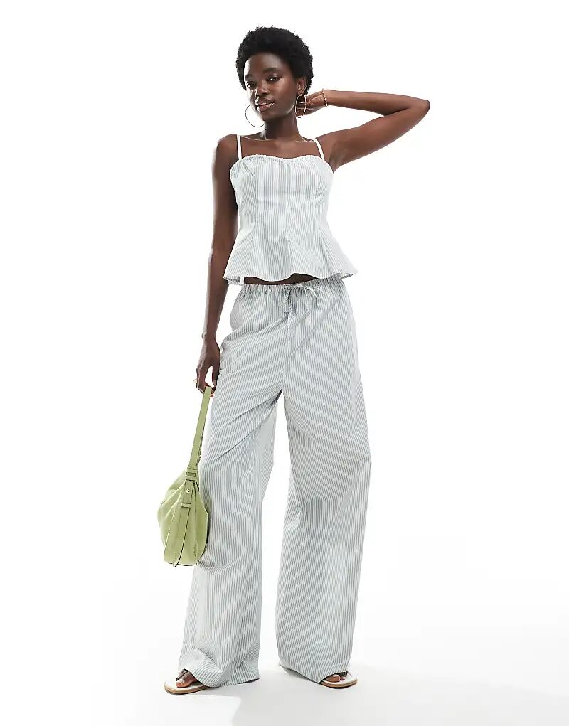 Брюки ASOS DESIGN в полоску с завязкой на талии
Брюки ASOS DESIGN в полоску с завязкой на талии