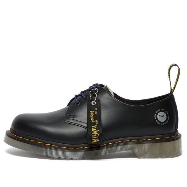 Тапочки atmos x 1461 'black' Dr. Martens, черный
Тапочки atmos x 1461 'black' Dr. Martens, черный