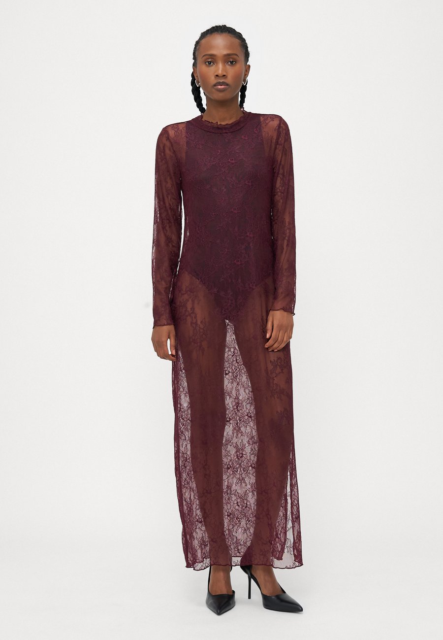 Платье ONLY Petite ONLLULU DRESS , Winetasting/Bordeaux
Платье ONLY Petite ONLLULU DRESS , Winetasting/Bordeaux