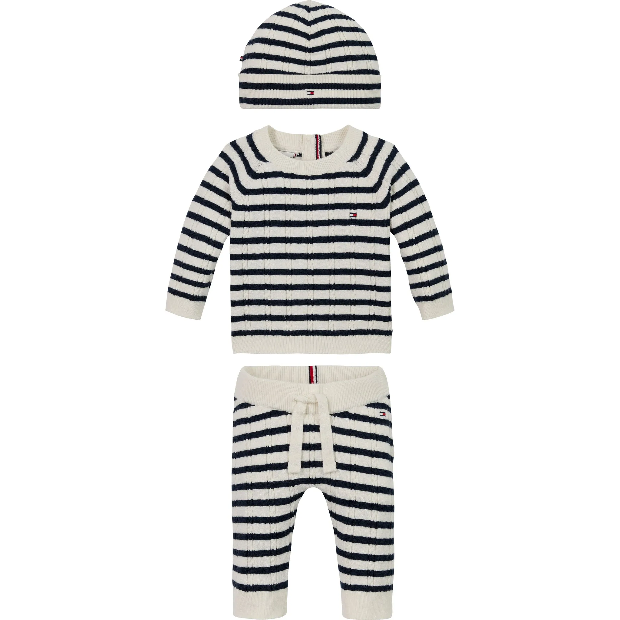 Рубашка, брюки, куртка и шляпа Tommy Hilfiger «CABLE KNITTED SET GIFTBOX», с узором «косы», с рукавами реглан, цвет Dark Night Navy
Рубашка, брюки, куртка и шляпа Tommy Hilfiger «CABLE KNITTED SET GIFTBOX», с узором «косы», с рукавами реглан, цвет Dark Night Navy