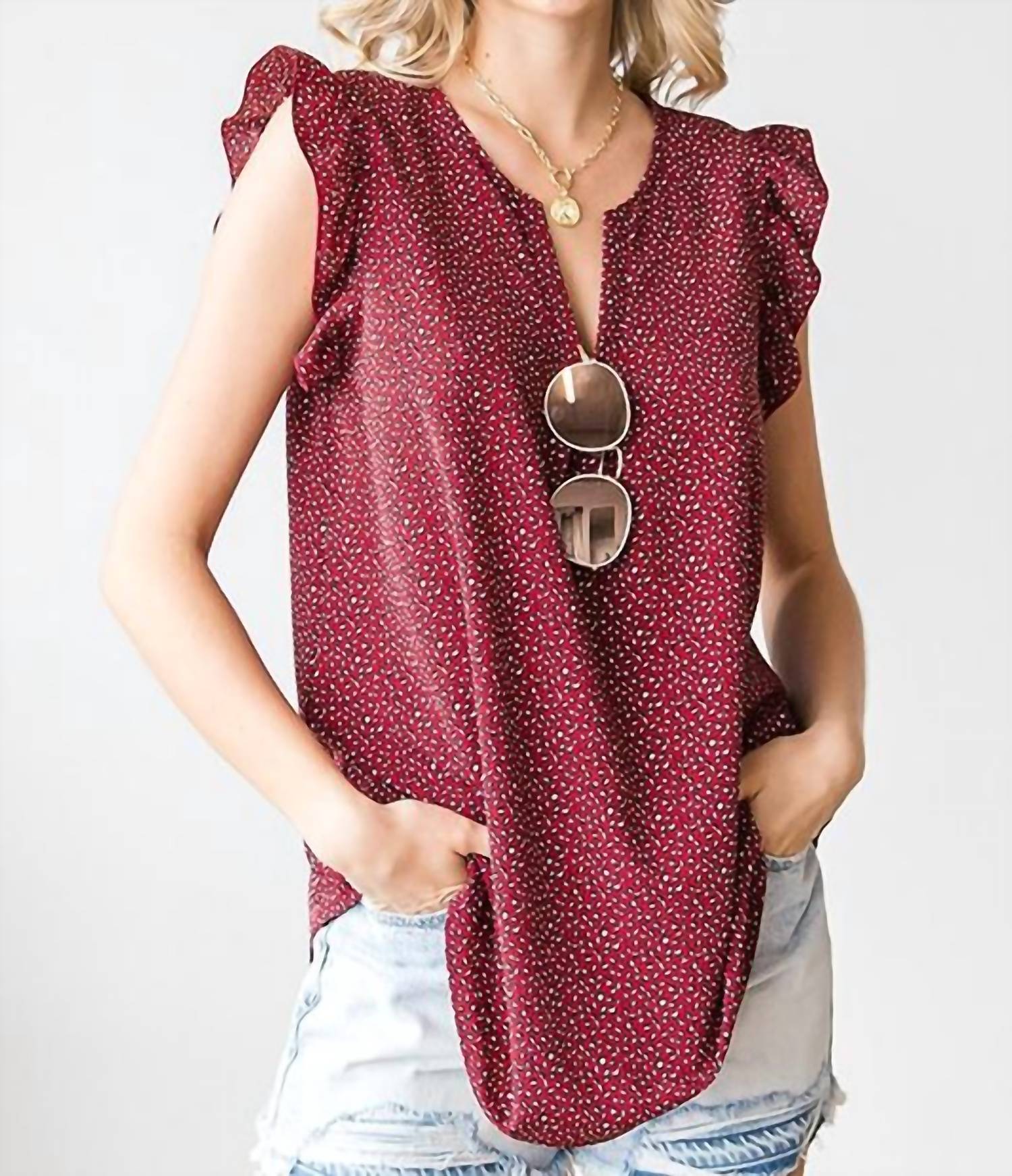 Топ с мелким леопардовым принтом - Plus в бордовом цвете First Love
Топ с мелким леопардовым принтом - Plus в бордовом цвете First Love