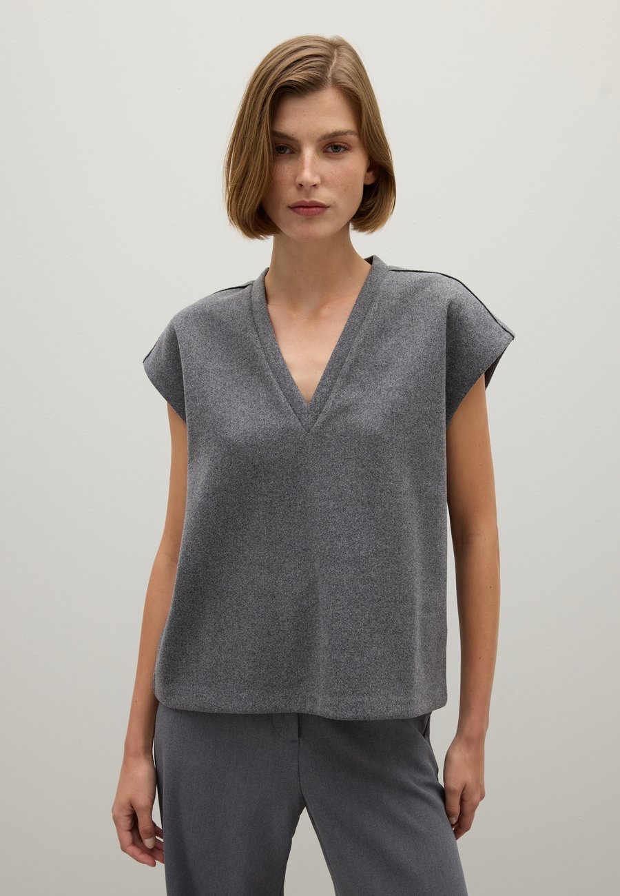 Джемпер PIOMBO Jumper, Dark Grey Marl/Dark Grey
Джемпер PIOMBO Jumper, Dark Grey Marl/Dark Grey