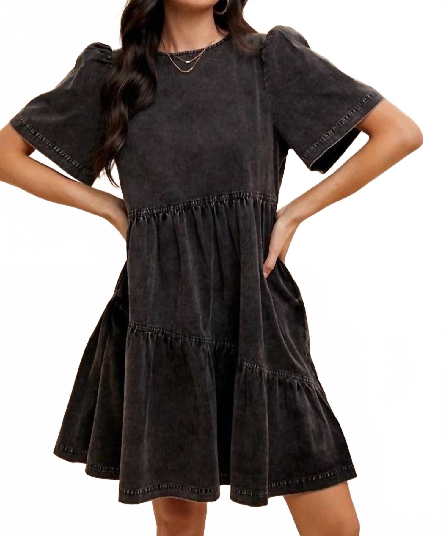 Черное джинсовое платье с круглым вырезом и короткими рукавами в стиле минеральной мойки AnnieWear
Черное джинсовое платье с круглым вырезом и короткими рукавами в стиле минеральной мойки AnnieWear