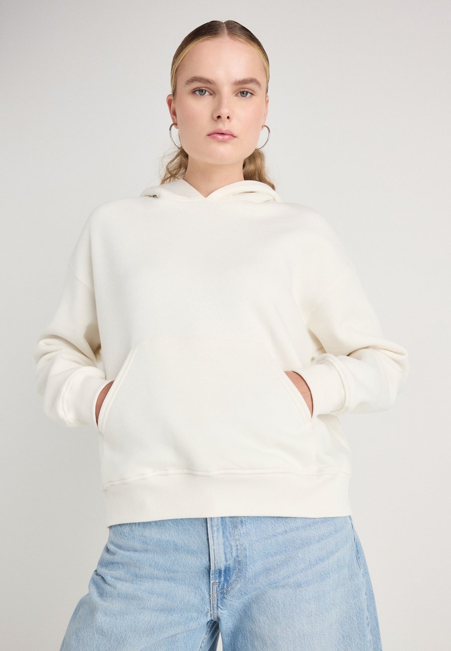 Толстовка Gina Tricot BASIC ORIGINAL HOODIE, Off-White /Beige
Толстовка Gina Tricot BASIC ORIGINAL HOODIE, Off-White /Beige