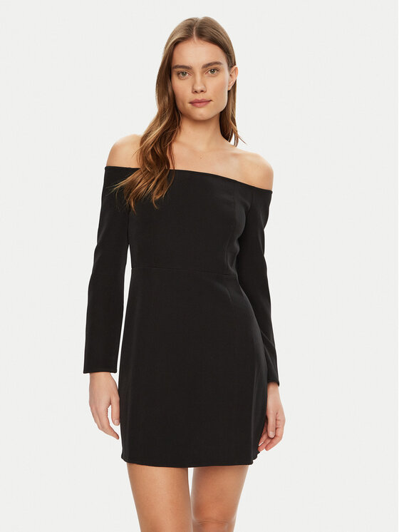 Платье облегающего кроя для повседневной носки J20J225020 Calvin Klein Jeans, черный
Платье облегающего кроя для повседневной носки J20J225020 Calvin Klein Jeans, черный