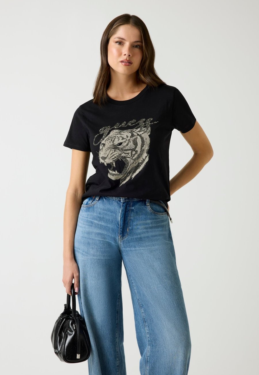 Футболка Guess TIGER FACE EASY TEE, Schwarz/Black
Футболка Guess TIGER FACE EASY TEE, Schwarz/Black