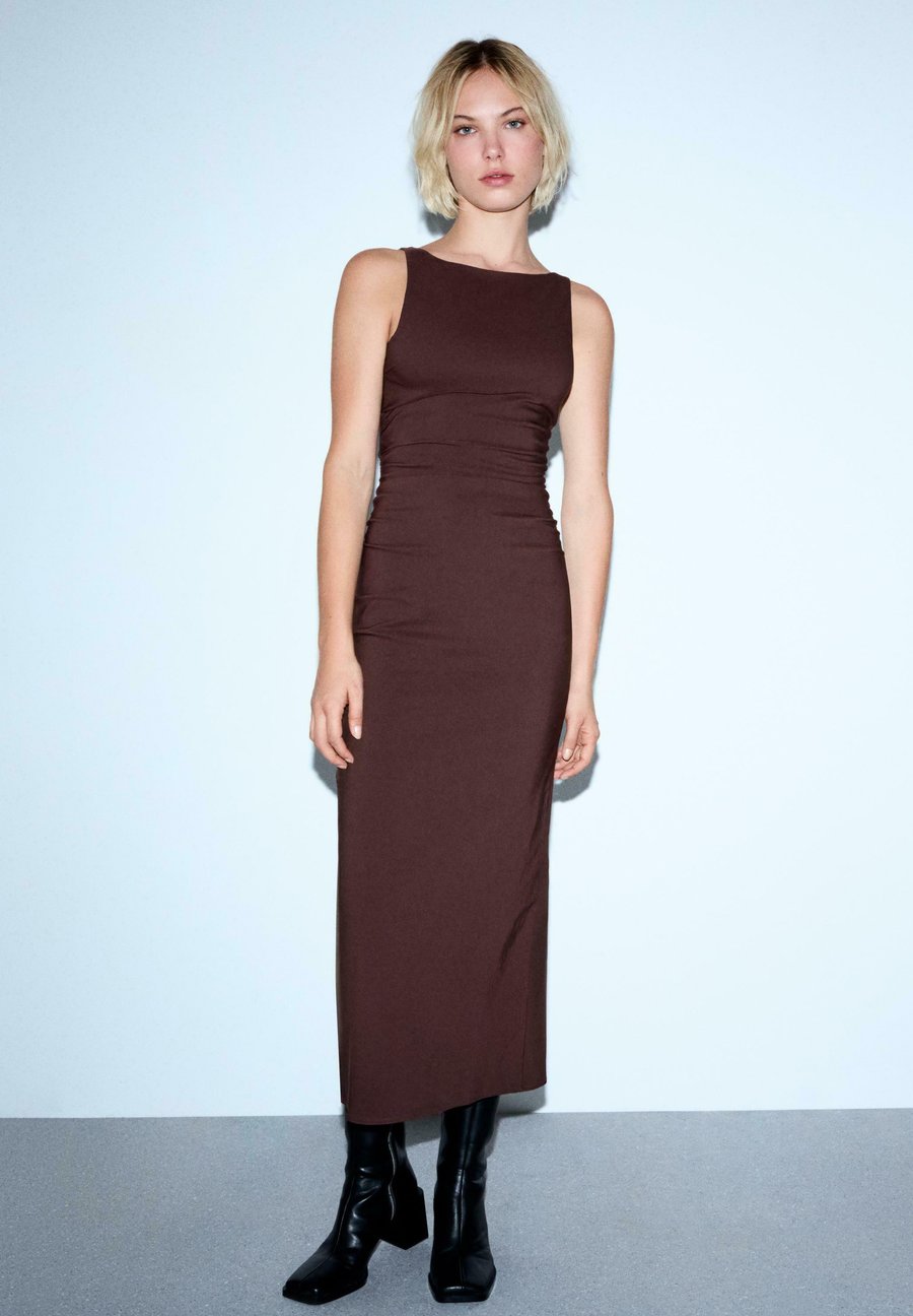 Платье Bershka MIDI, Dark Red
Платье Bershka MIDI, Dark Red