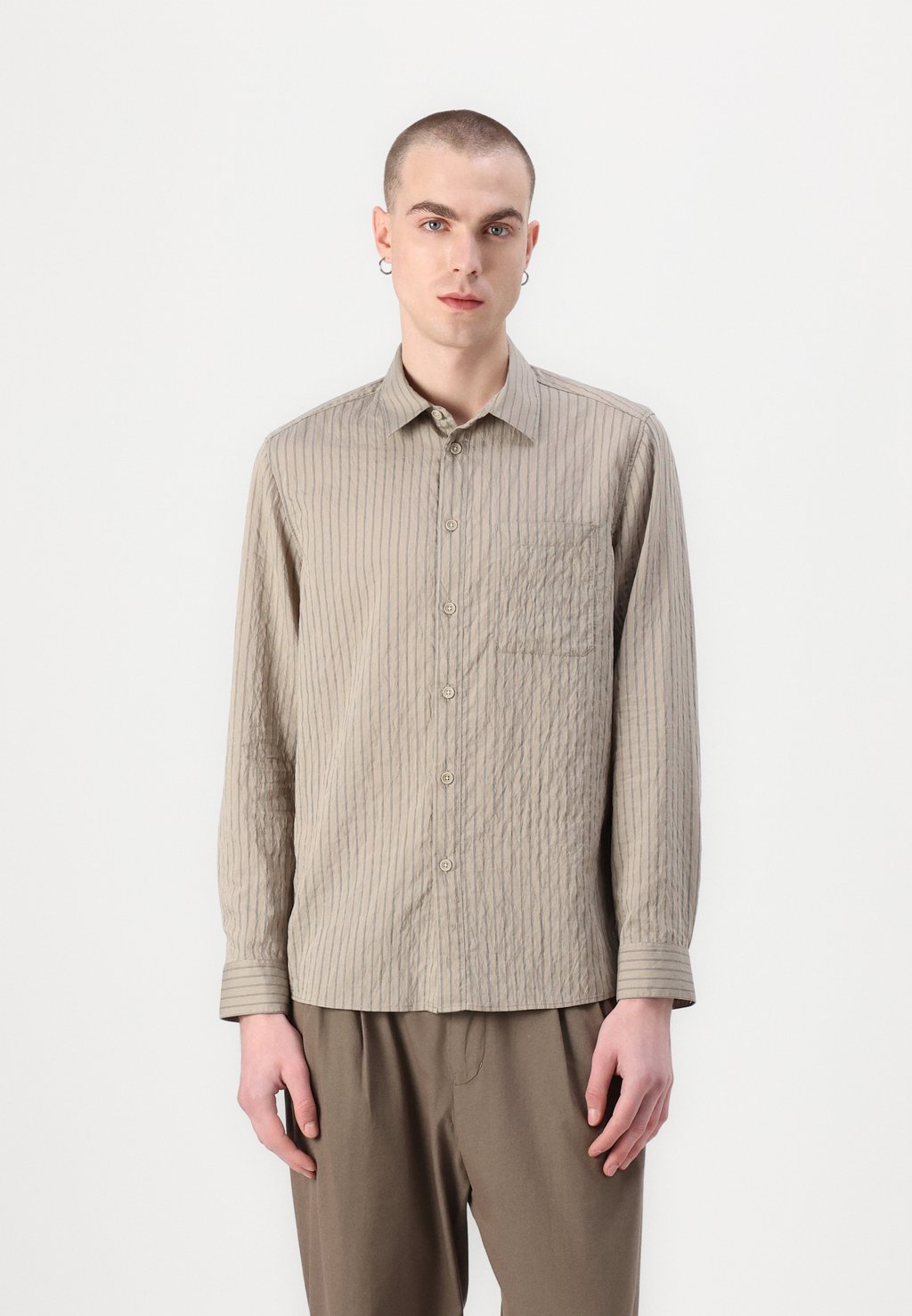 Рубашка HECTO DRYKORN, серо-коричневый
Рубашка HECTO DRYKORN, серо-коричневый