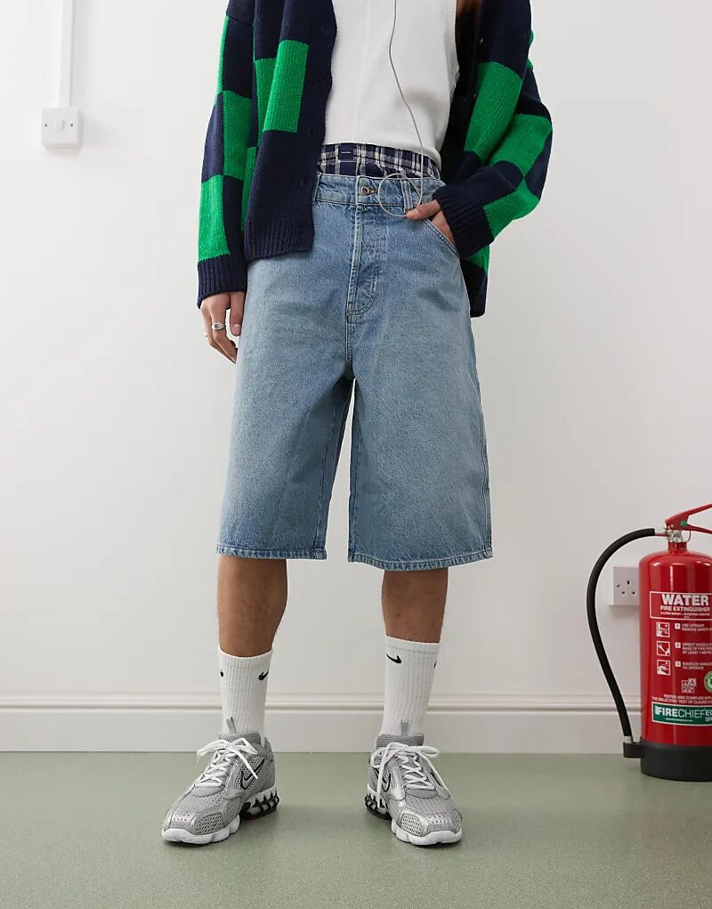 Джинсовые шорты COLLUSION в цвете «полувымытый синий»
Джинсовые шорты COLLUSION в цвете «полувымытый синий»