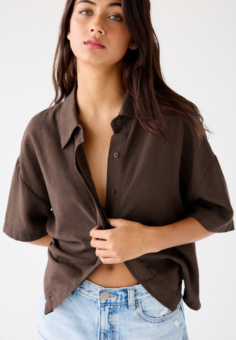 Блуза PULL&BEAR Button-down blouse, Brown
Блуза PULL&BEAR Button-down blouse, Brown