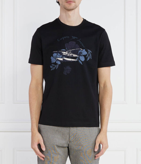 Футболка мужская Emporio Armani стандартного кроя с принтом, черный
Футболка мужская Emporio Armani стандартного кроя с принтом, черный